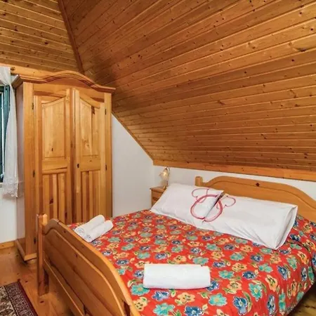 House Mari 1 *