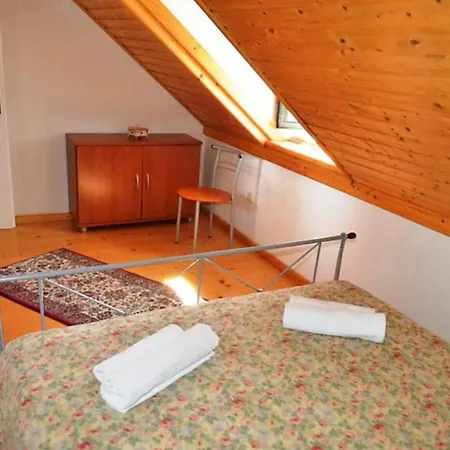 House Mari 1