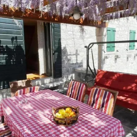 House Mari 1 Semesterbostad *