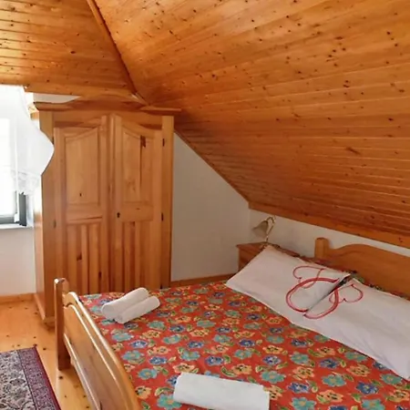 House Mari 1 *